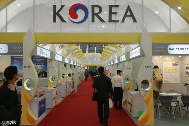 电子商务是基于互联网的一种商务活动(图2)